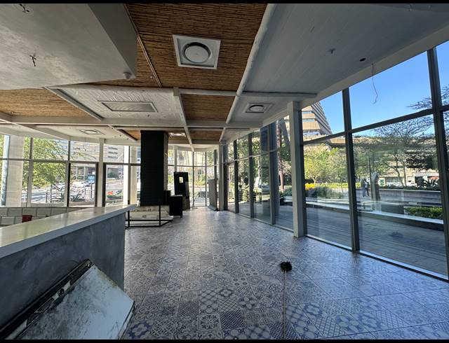 182M² OFFICE TO LET IN SANDTON CENTRAL